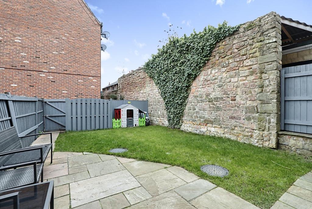 3 bedroom end of terrace house for sale in Falcon Court, Dinnington