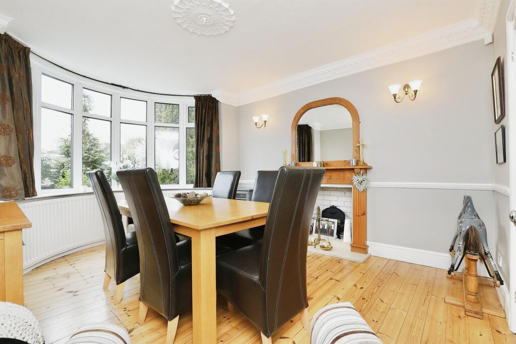 3 bedroom detached house for sale in New Road, Dinnington, Sheffield, S25