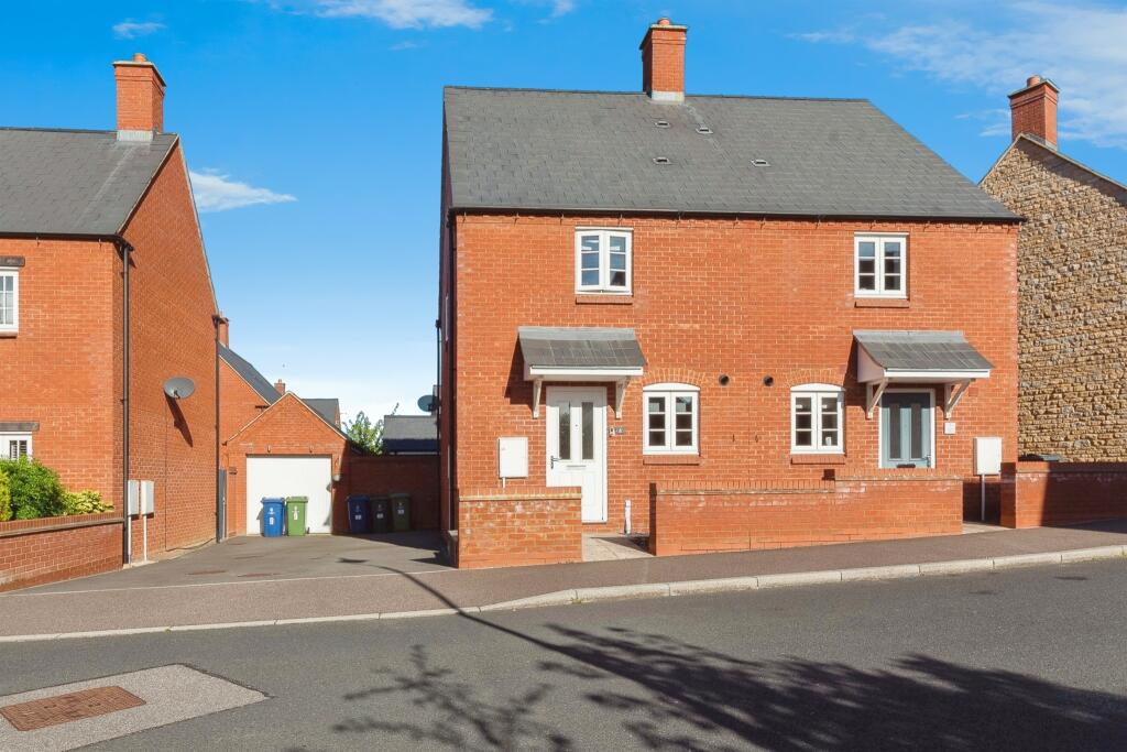 Main image of property: Plating Way, Roade, Northampton