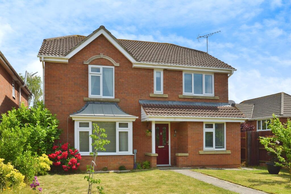 Main image of property: Kingshill Drive, Deanshanger, Milton Keynes