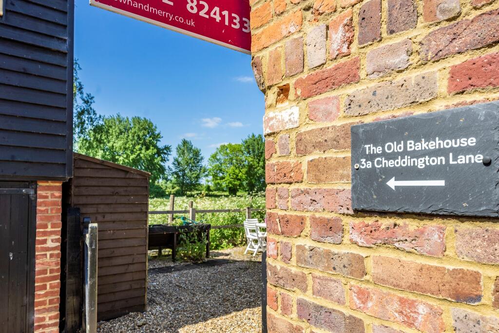 2 bedroom semidetached house for sale in Cheddington Lane, Long