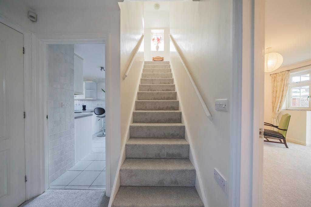 2 bedroom detached house for sale in Albion Road, Pitstone, Leighton