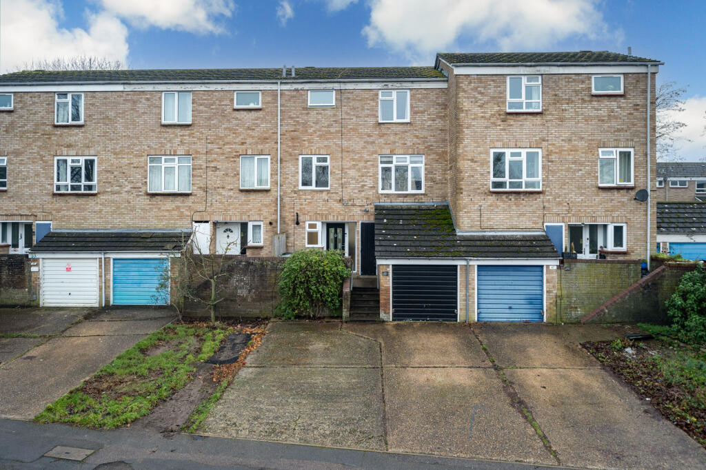 Main image of property: Rosebery Way, Tring