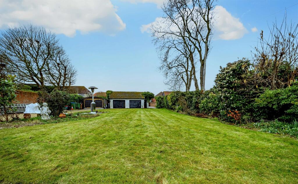 3 bedroom character property for sale in Church Lane, Weston Turville, Aylesbury, HP22