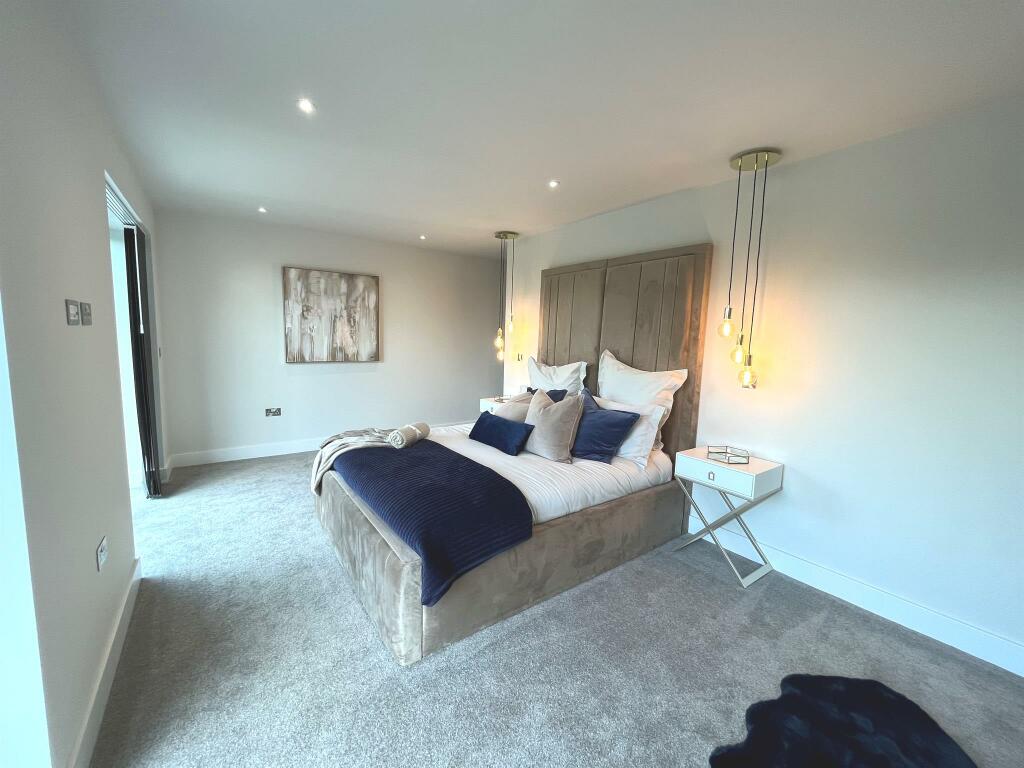 2 bedroom apartment for sale in Asplands Close, Woburn Sands, Milton