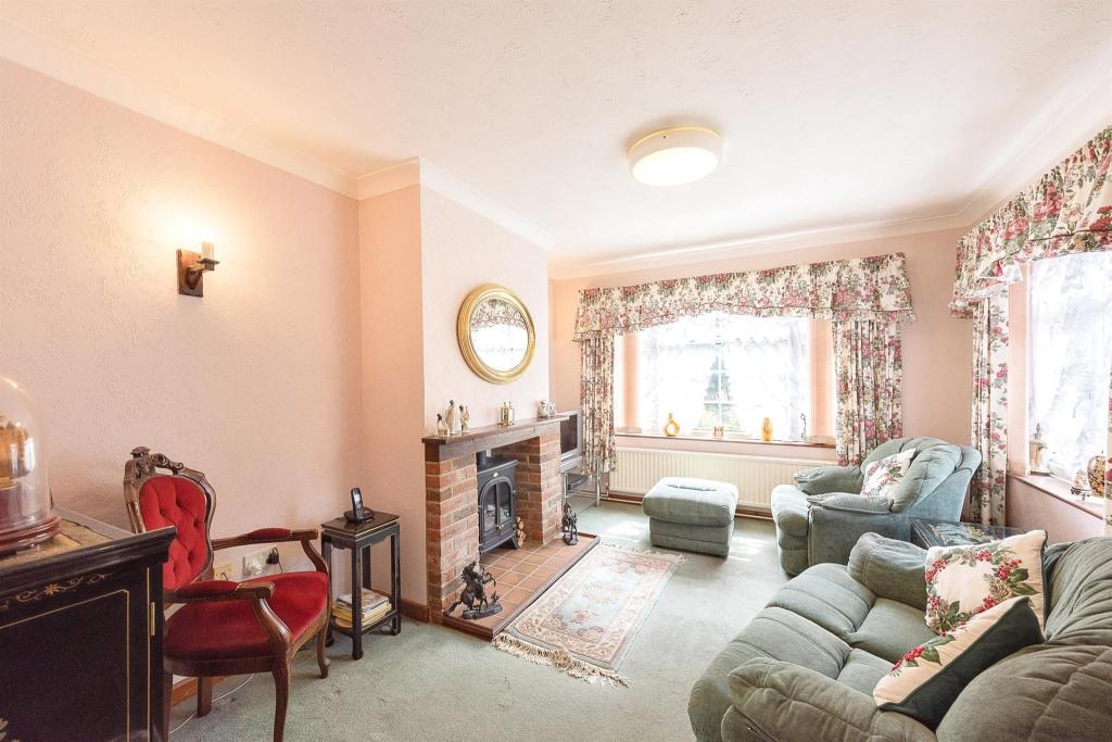 3 bedroom detached bungalow for sale in Burston Road, Shimpling, Diss, IP21