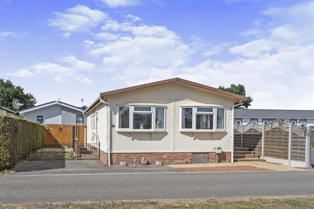 2 bedroom park home for sale in Eye Road, Brome, Eye, IP23