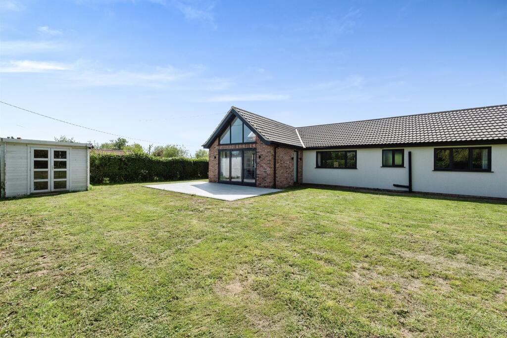 4 bedroom detached bungalow for sale in Rectory Road, Tivetshall St