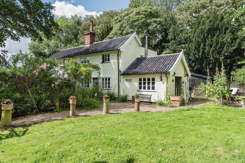 2 bedroom semidetached house for sale in Rectory Road, Brome, EYE, IP23