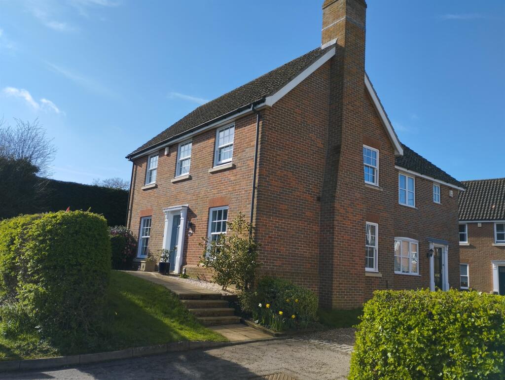 3 bedroom semidetached house for sale in Denmark Court, Palgrave, Diss