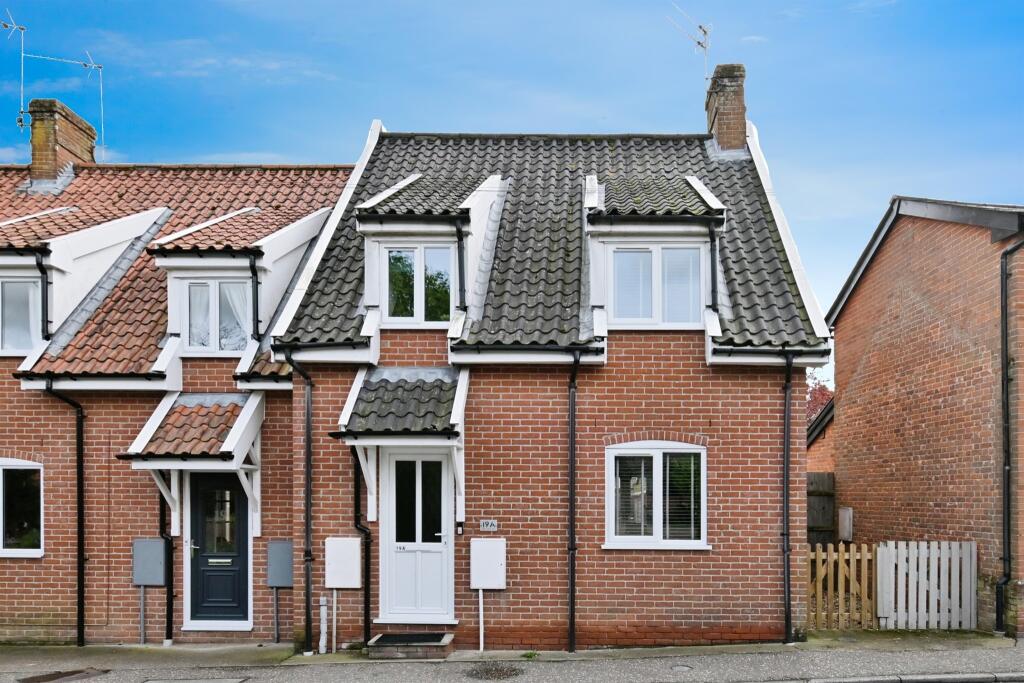 3 bedroom end of terrace house for sale in Mendham Lane, Harleston, IP20
