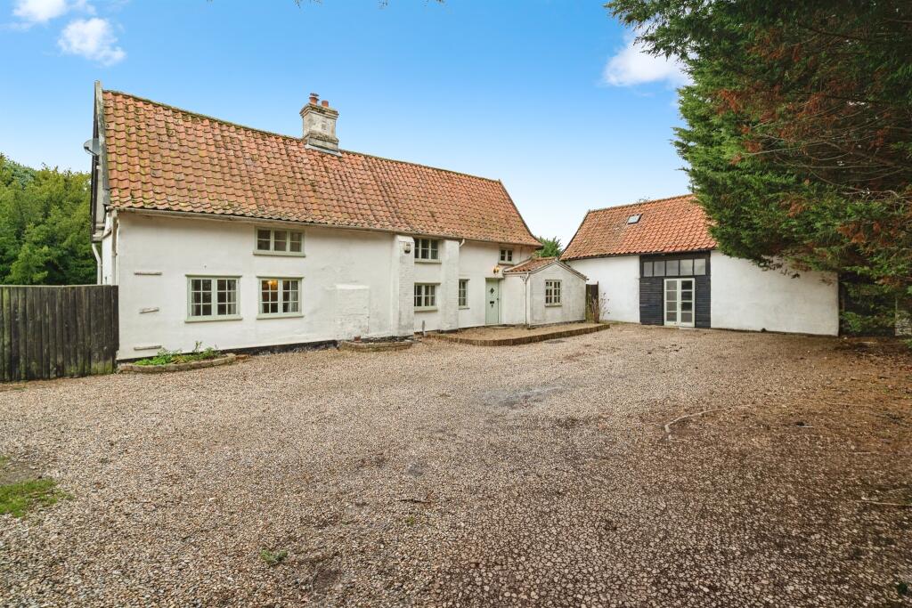Main image of property: Ipswich Road, Long Stratton, Norwich