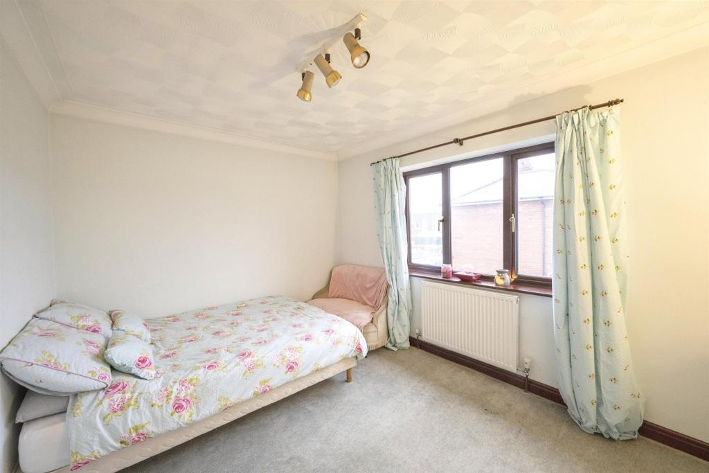4 bedroom detached house for sale in High Street, Arksey, Doncaster, DN5