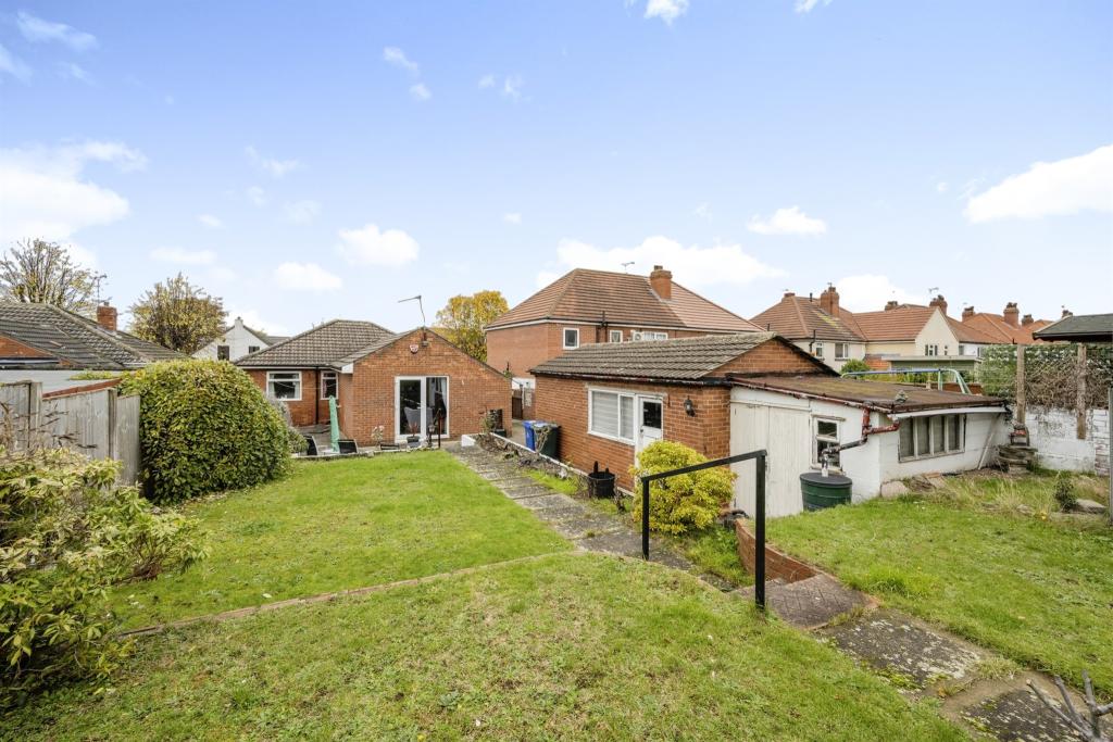 3 bedroom detached bungalow for sale in The Grove, Wheatley Hills
