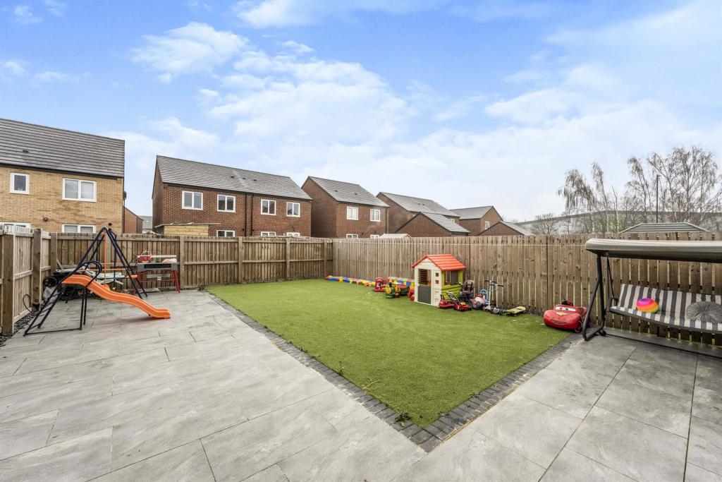 4 bedroom detached house for sale in Yarborough Drive, Wheatley, DONCASTER, DN2