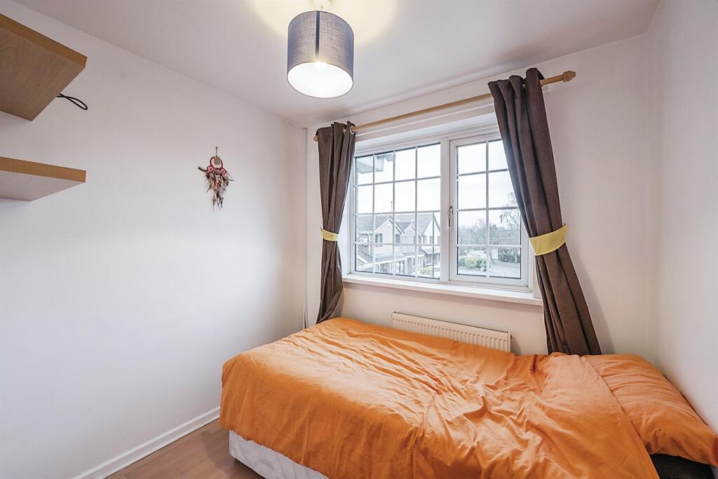 4 bedroom semidetached house for sale in Kelsey Gardens, Bessacarr