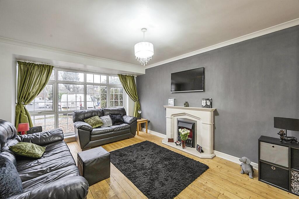 4 bedroom semidetached house for sale in Kelsey Gardens, Bessacarr