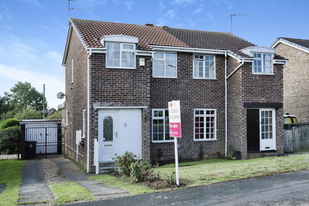 3 bedroom semi-detached house for sale in Wellcroft Close, Wheatley Hills, Doncaster, DN2