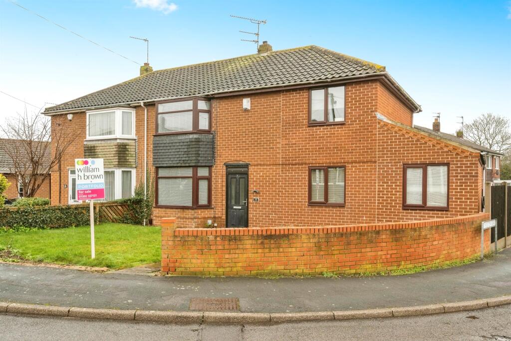 3 bedroom semidetached house for sale in Badsworth Road, Warmsworth