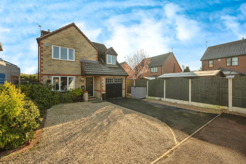 3 bedroom detached house for sale in West Green Drive, Kirk Sandall