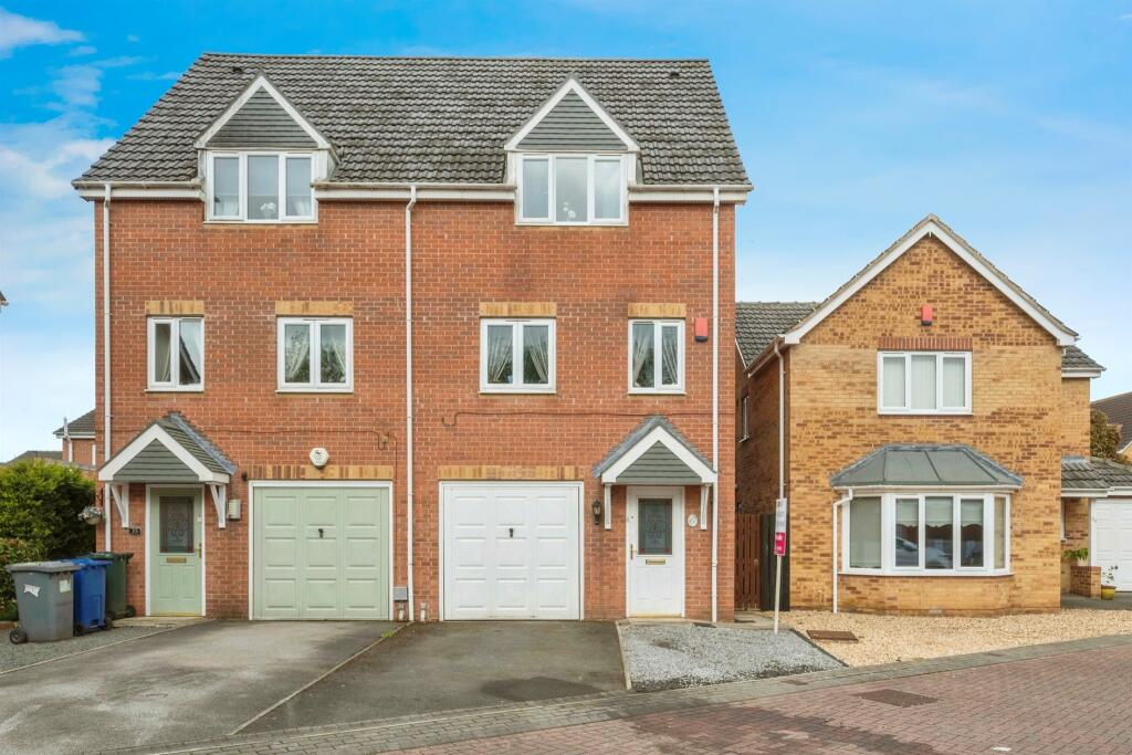 3 bedroom semi-detached house for sale in Walstow Crescent, Armthorpe, Doncaster, DN3