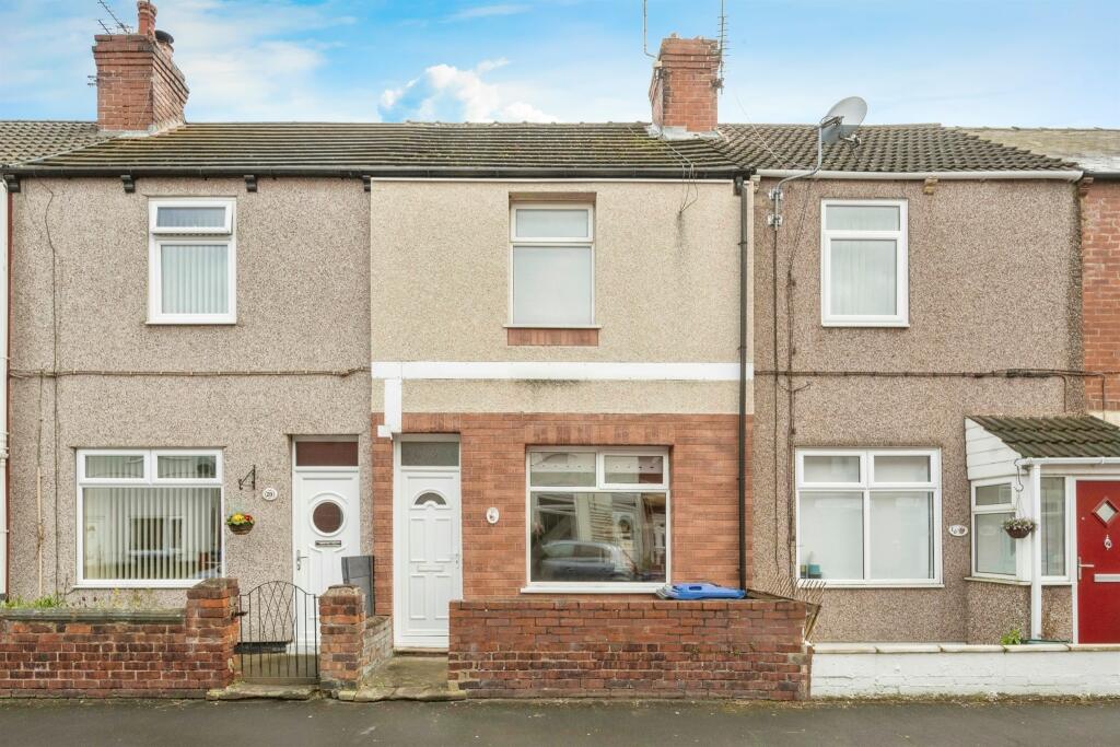 2 bedroom terraced house for sale in Kings Road, Askern, Doncaster, DN6