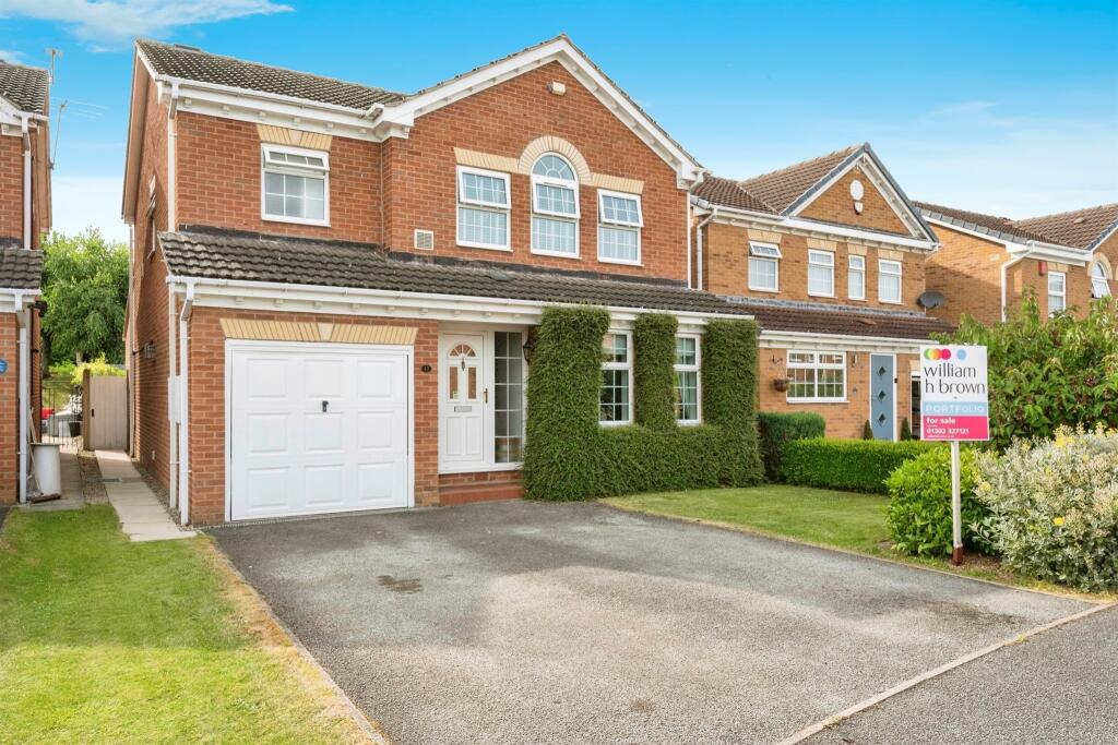 4 bedroom detached house for sale in Blenheim Drive, Finningley