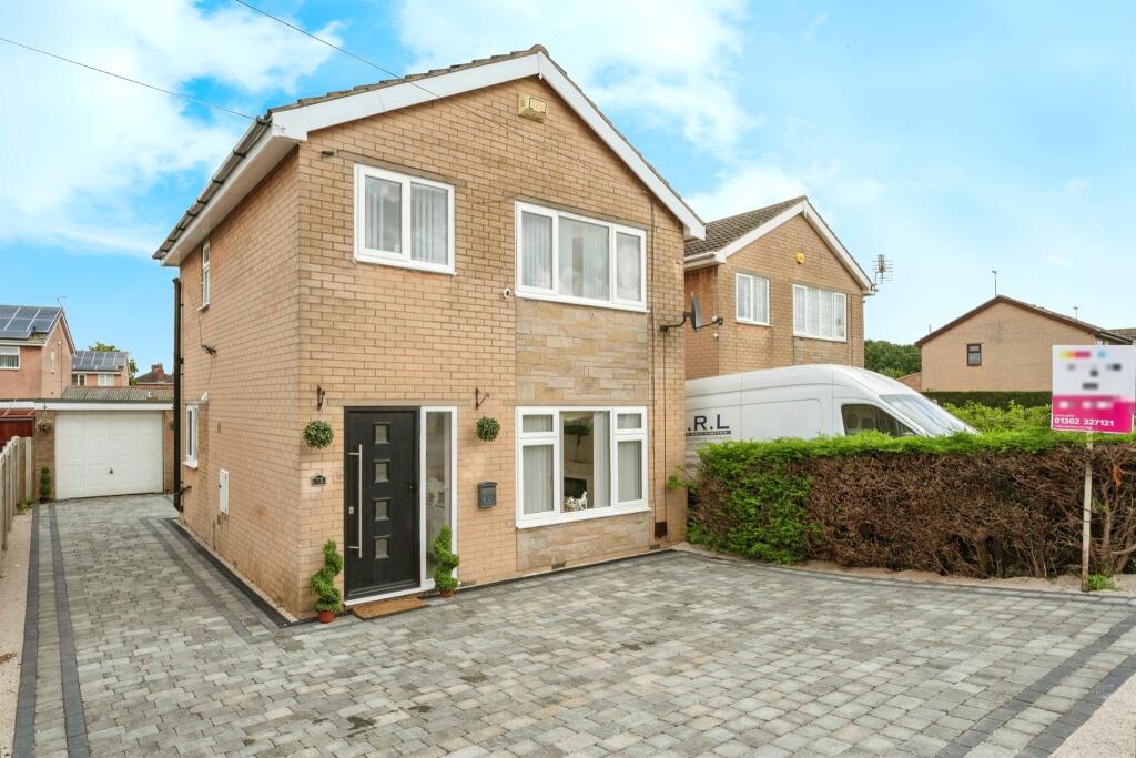 3 bedroom detached house for sale in Brecks Lane, Kirk Sandall