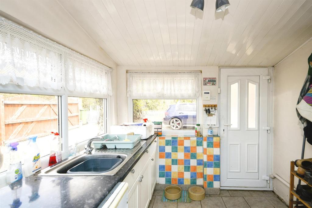 3 bedroom detached bungalow for sale in Ely Road, Hilgay, Downham