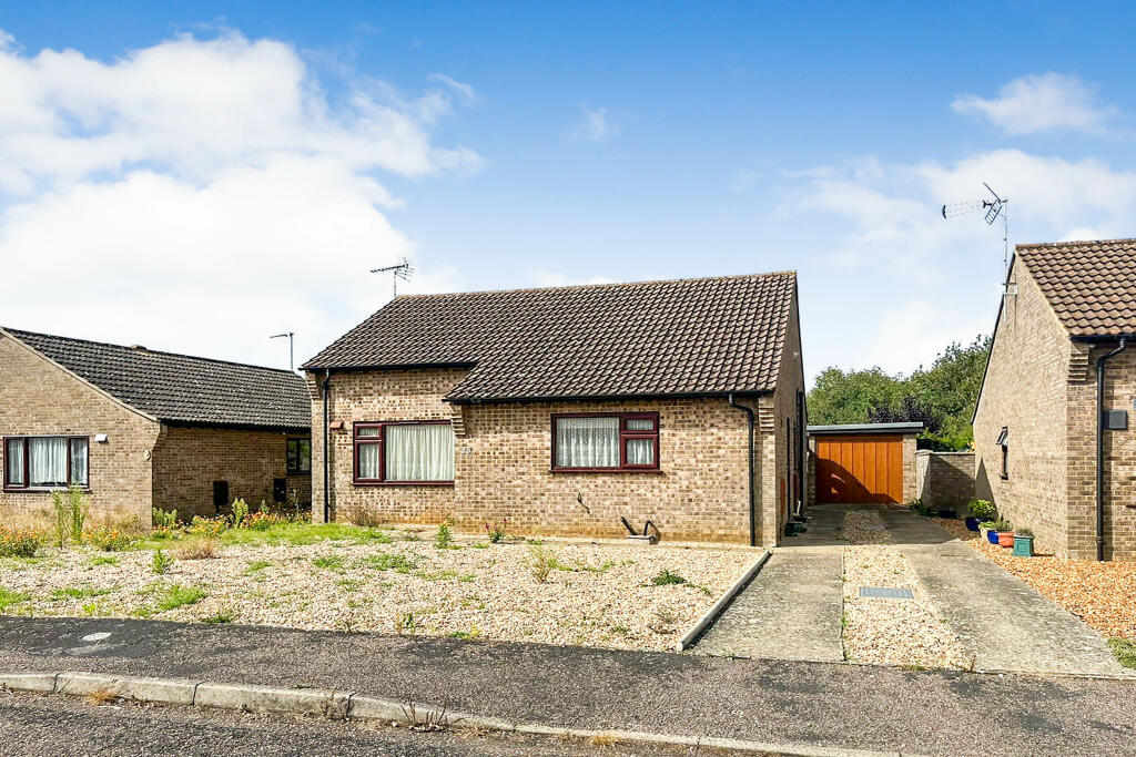 3 bedroom detached bungalow for sale in Gallow Drive, Downham Market, PE38