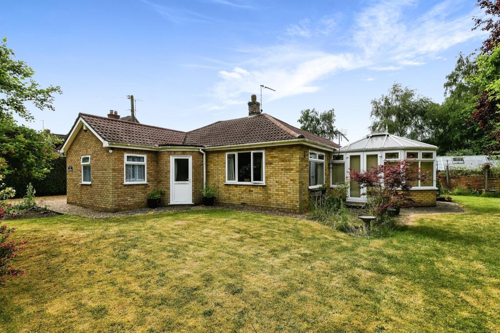 3 bedroom detached bungalow for sale in Common Road, Runcton Holme