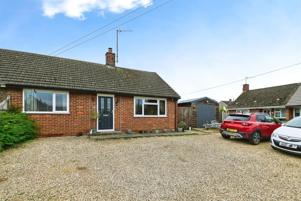 2 bedroom semidetached bungalow for sale in Bardolph Place, Stow Bridge, King's Lynn, PE34