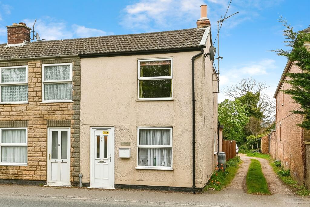2 bedroom end of terrace house for sale in Wisbech Road, Outwell