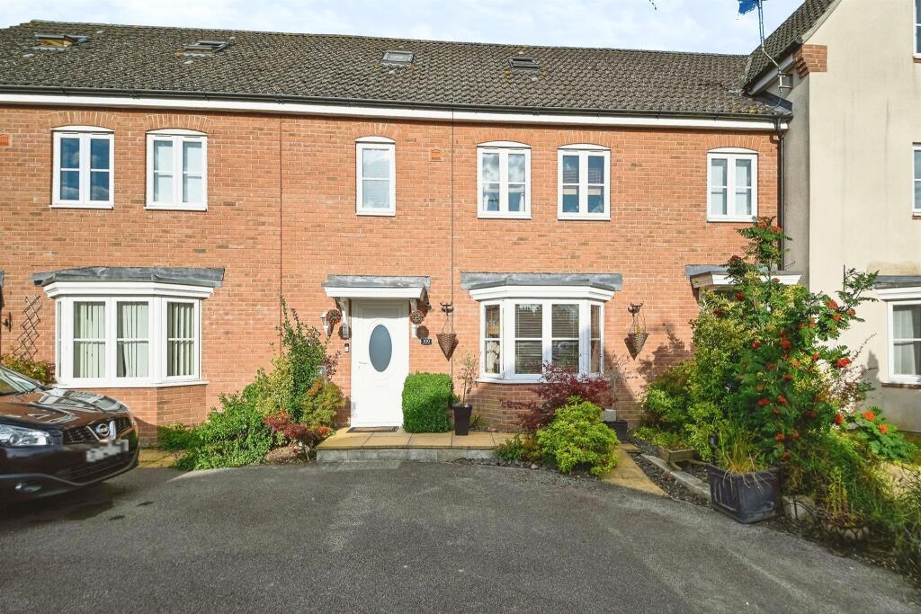 4 bedroom terraced house for sale in John Davis Way, Watlington, KING'S