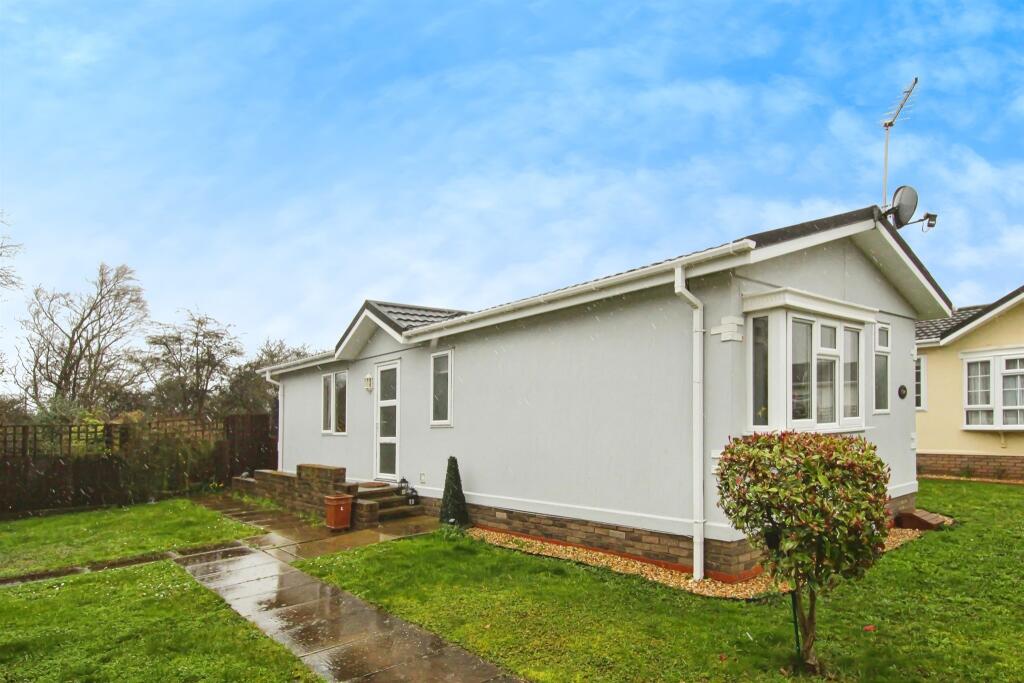 2 bedroom park home for sale in Cambridge Road, Stretham, ELY, CB6