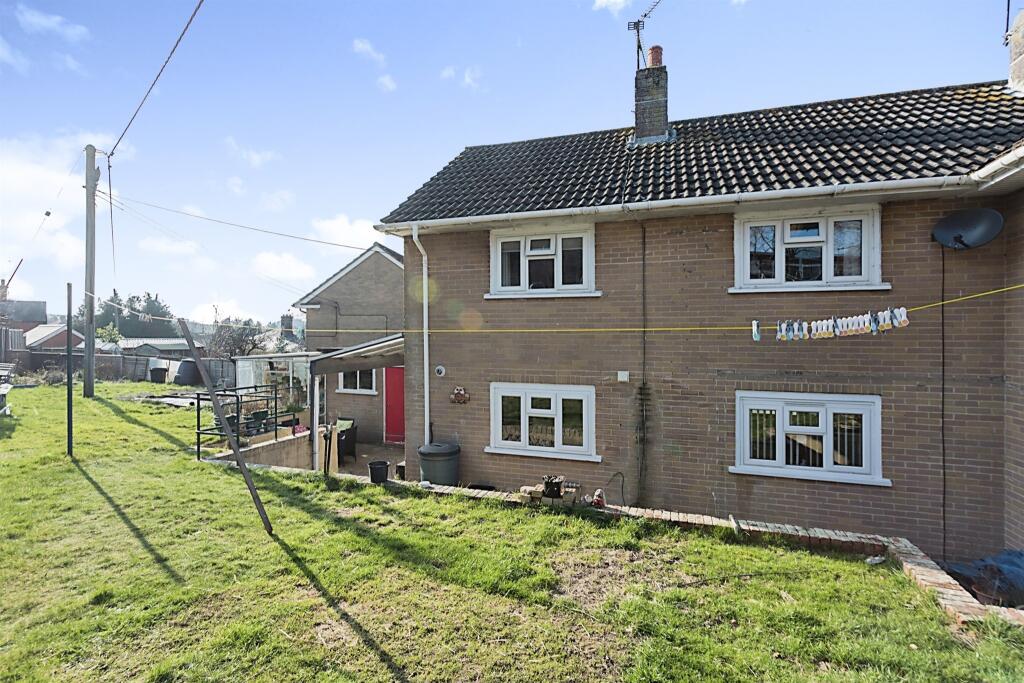 3 bedroom semidetached house for sale in Crescent Road, Bulford, SALISBURY, SP4