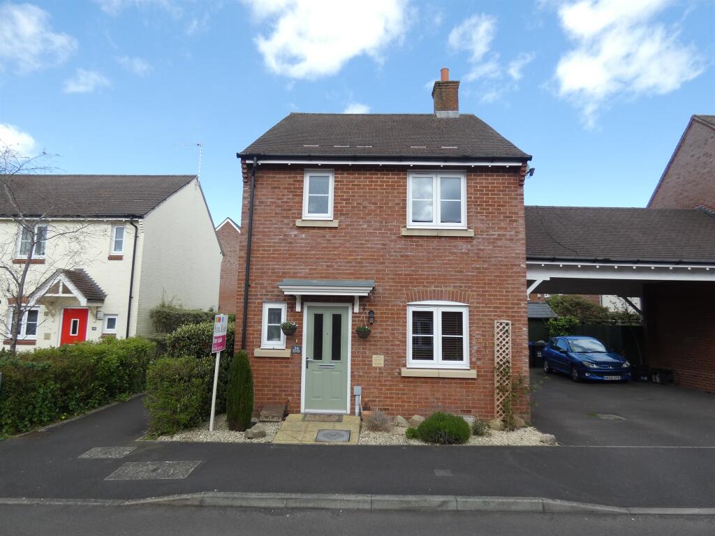 3 bedroom detached house for sale in Primrose Place, Durrington