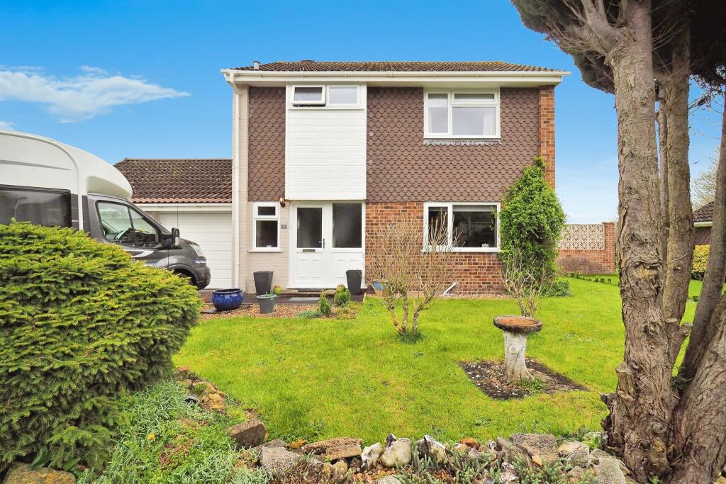 4 bedroom detached house for sale in The Limes, Porton, Salisbury, SP4