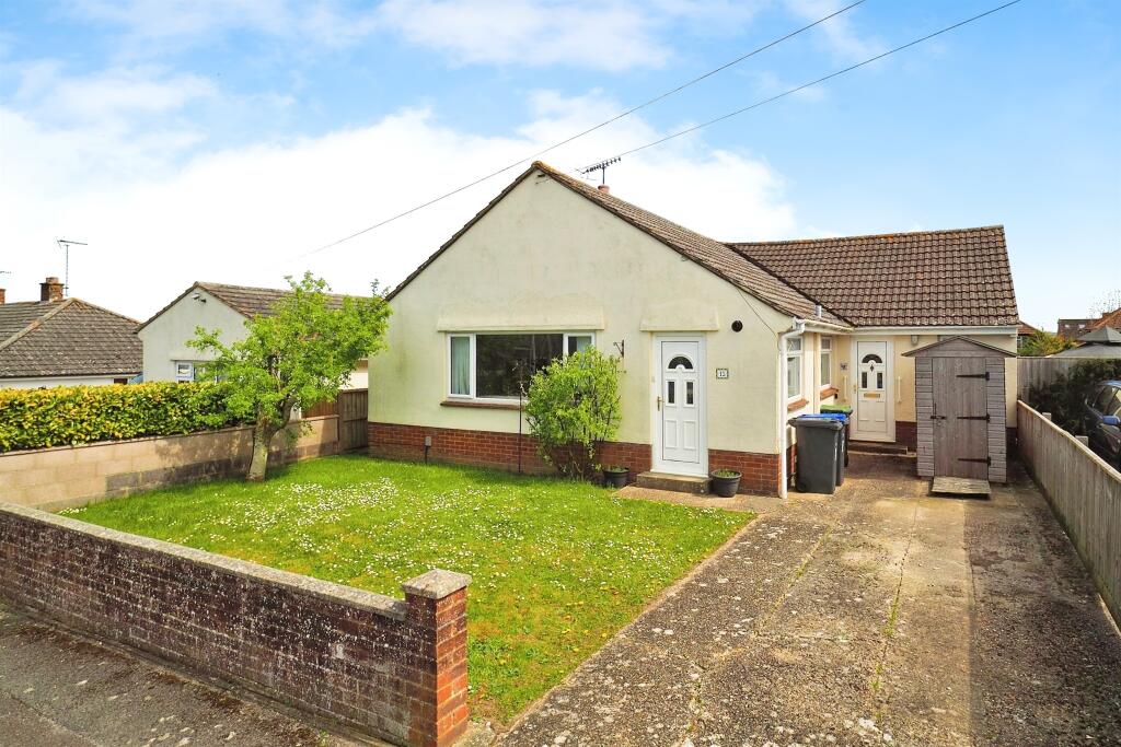 3 bedroom detached bungalow for sale in Marina Close, Durrington