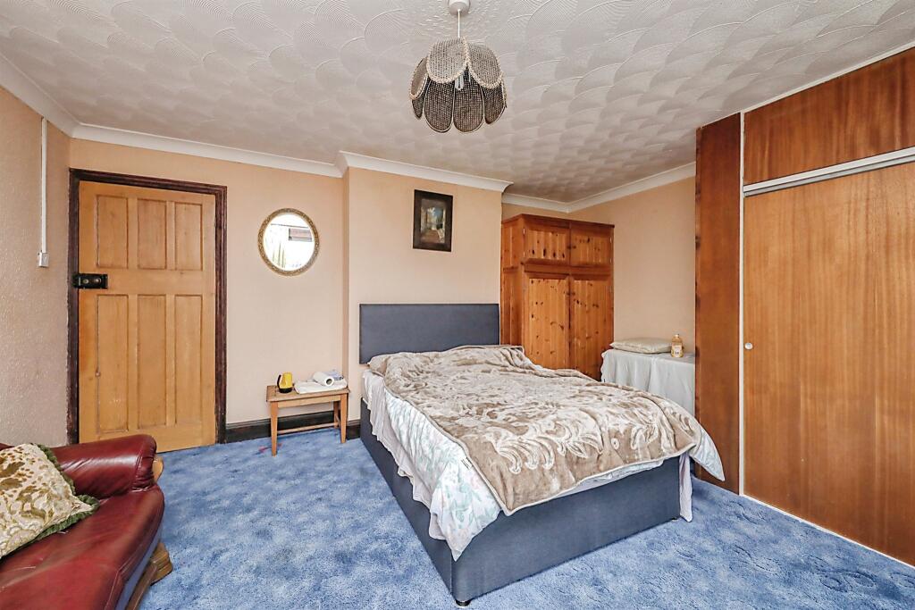 4 bedroom detached house for sale in Dereham Road, Pudding Norton