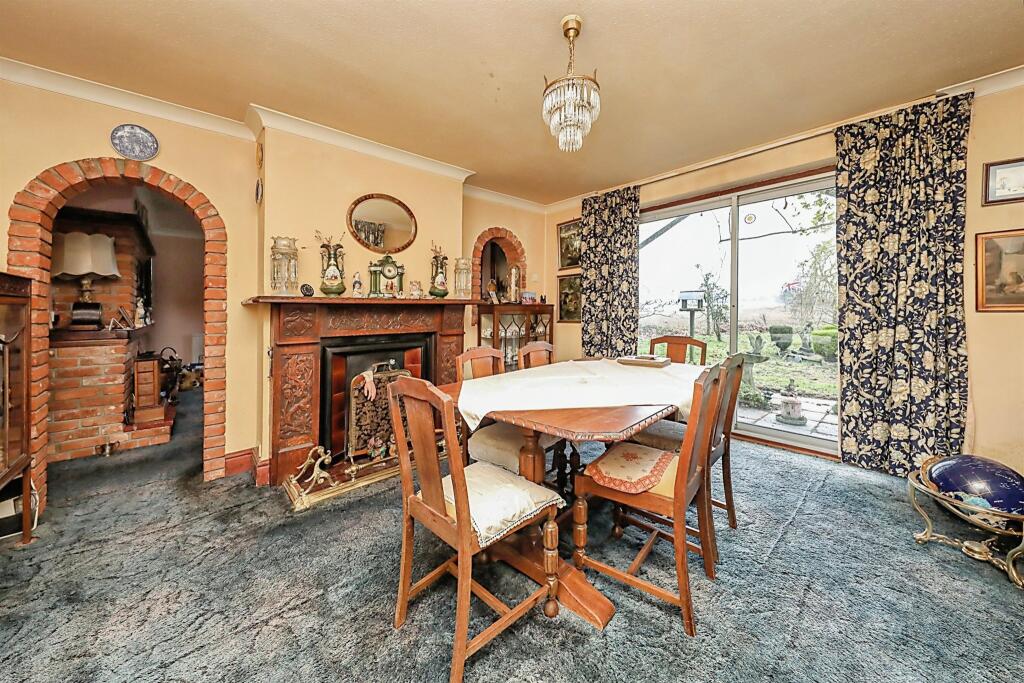 4 bedroom detached house for sale in Dereham Road, Pudding Norton