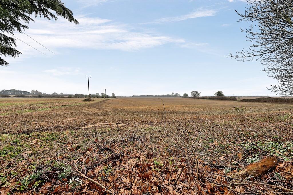4 bedroom detached house for sale in Dereham Road, Pudding Norton