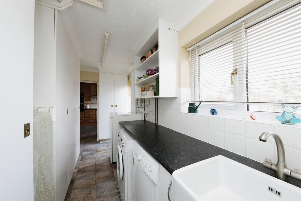 5 bedroom detached house for sale in Bagthorpe Road, East Rudham, King's Lynn, PE31