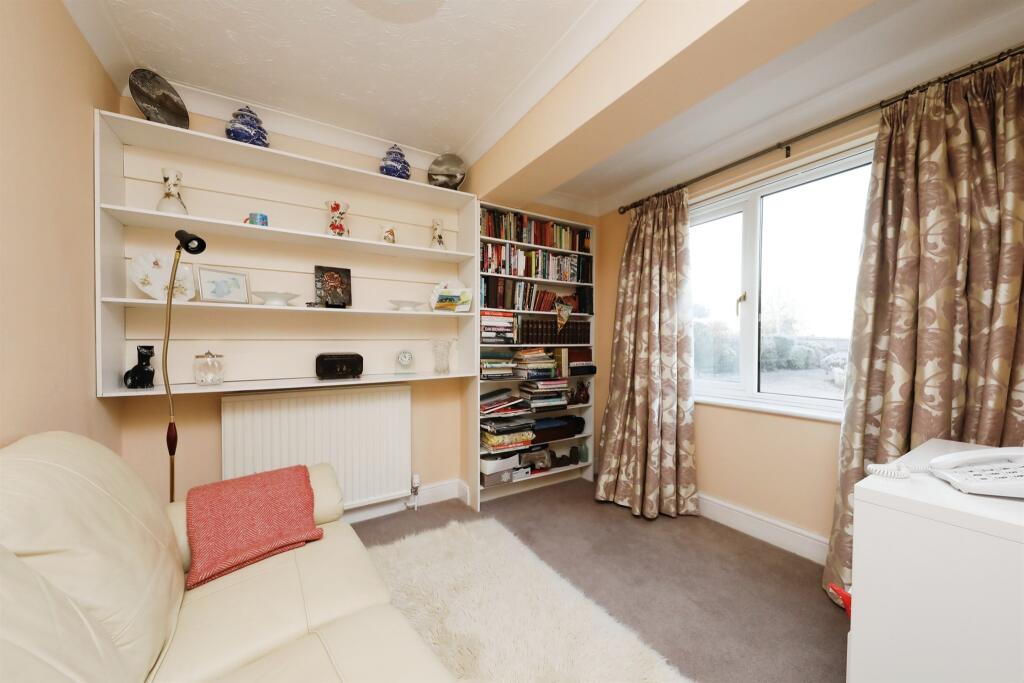 5 bedroom detached house for sale in Bagthorpe Road, East Rudham, King's Lynn, PE31