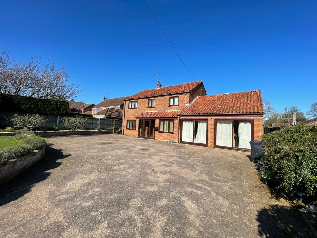 5 bedroom detached house for sale in Bagthorpe Road, East Rudham, King's Lynn, PE31