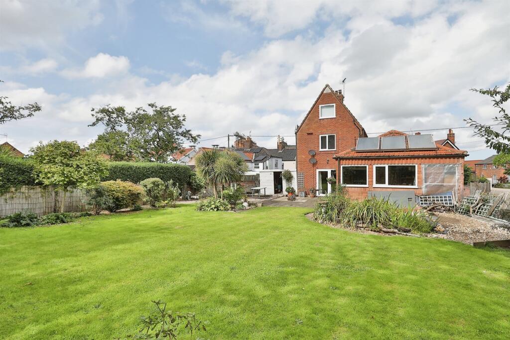 5 bedroom detached house for sale in Fakenham Road, Great Ryburgh