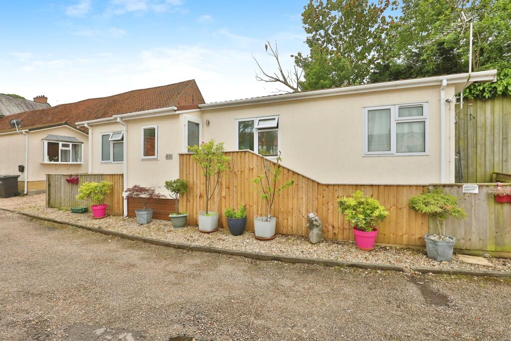 2 bedroom park home for sale in Oak Street, Fakenham, NR21