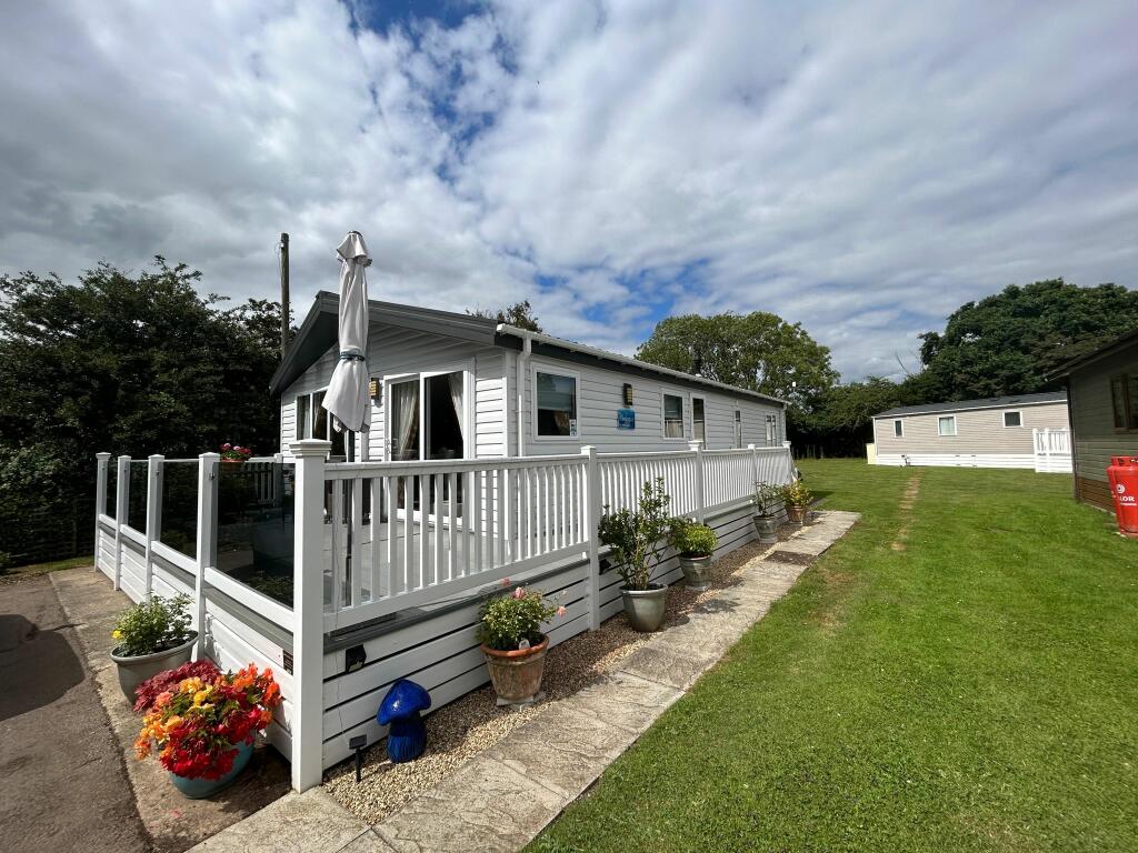 2 bedroom park home for sale in Carlton Meres Park, Carlton, Saxmundham
