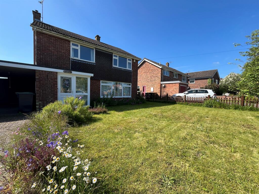 3 bedroom detached house for sale in Noyes Avenue, Laxfield, Woodbridge ...