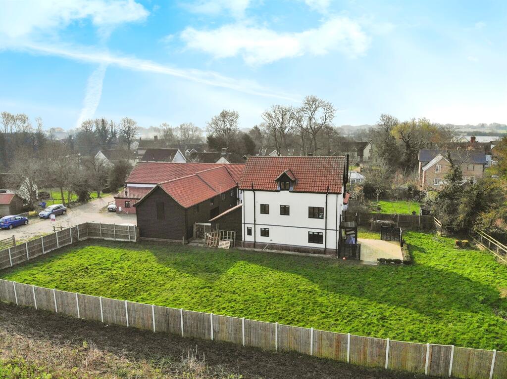 4 bedroom detached house for sale in Shop Street, Worlingworth